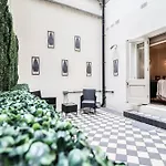 Lovely Kensington Apartment In A Prime Location