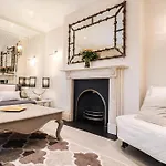 Lovely Kensington Apartment In A Prime Location