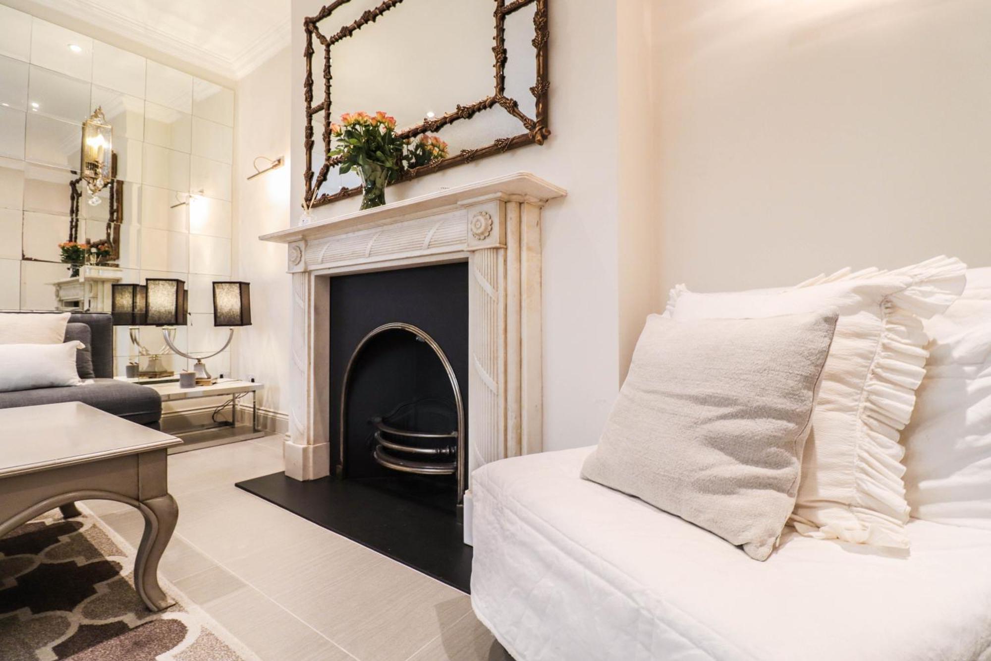 Lovely Kensington Apartment In A Prime Location *