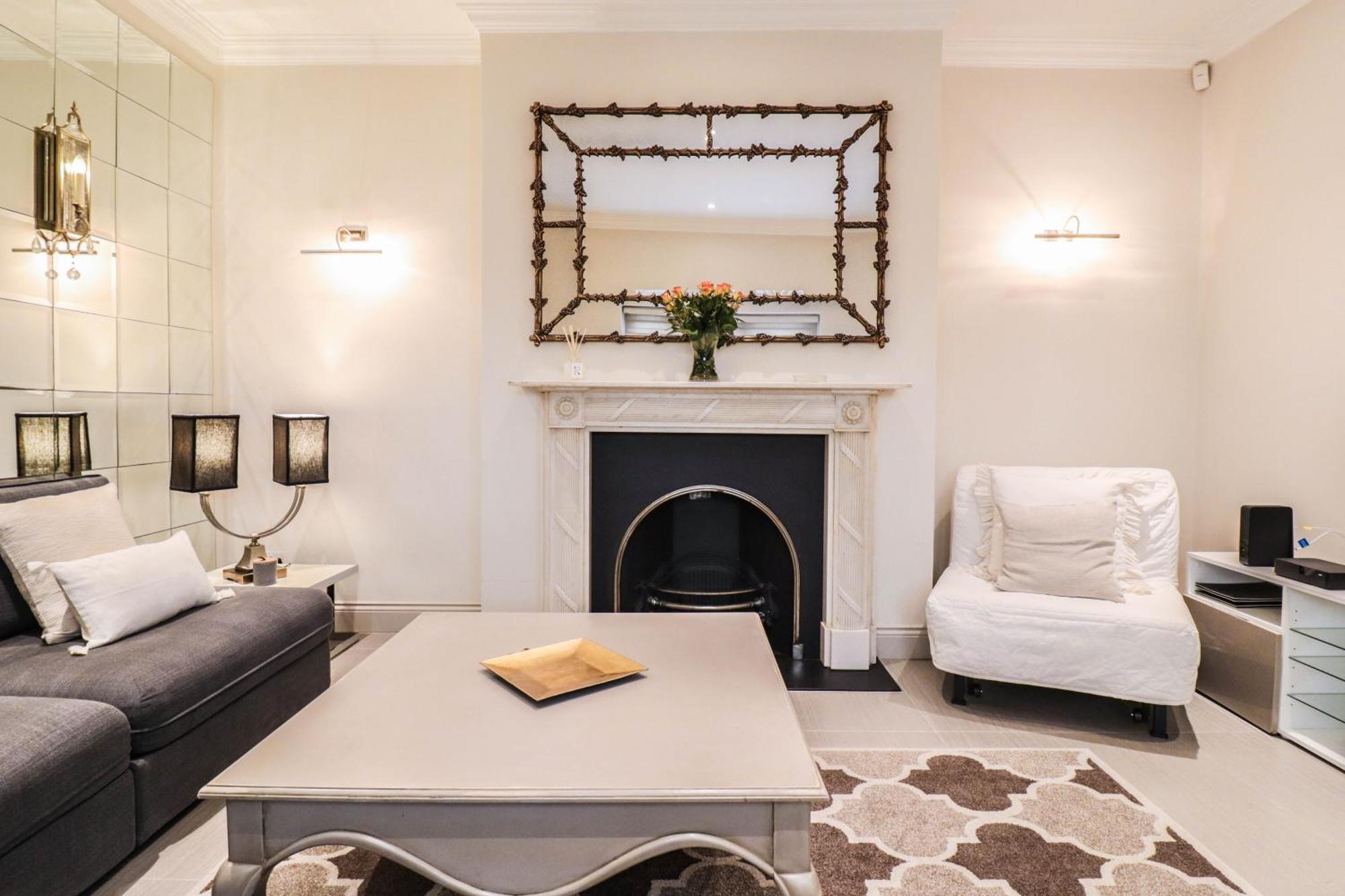 Lovely Kensington Apartment In A Prime Location