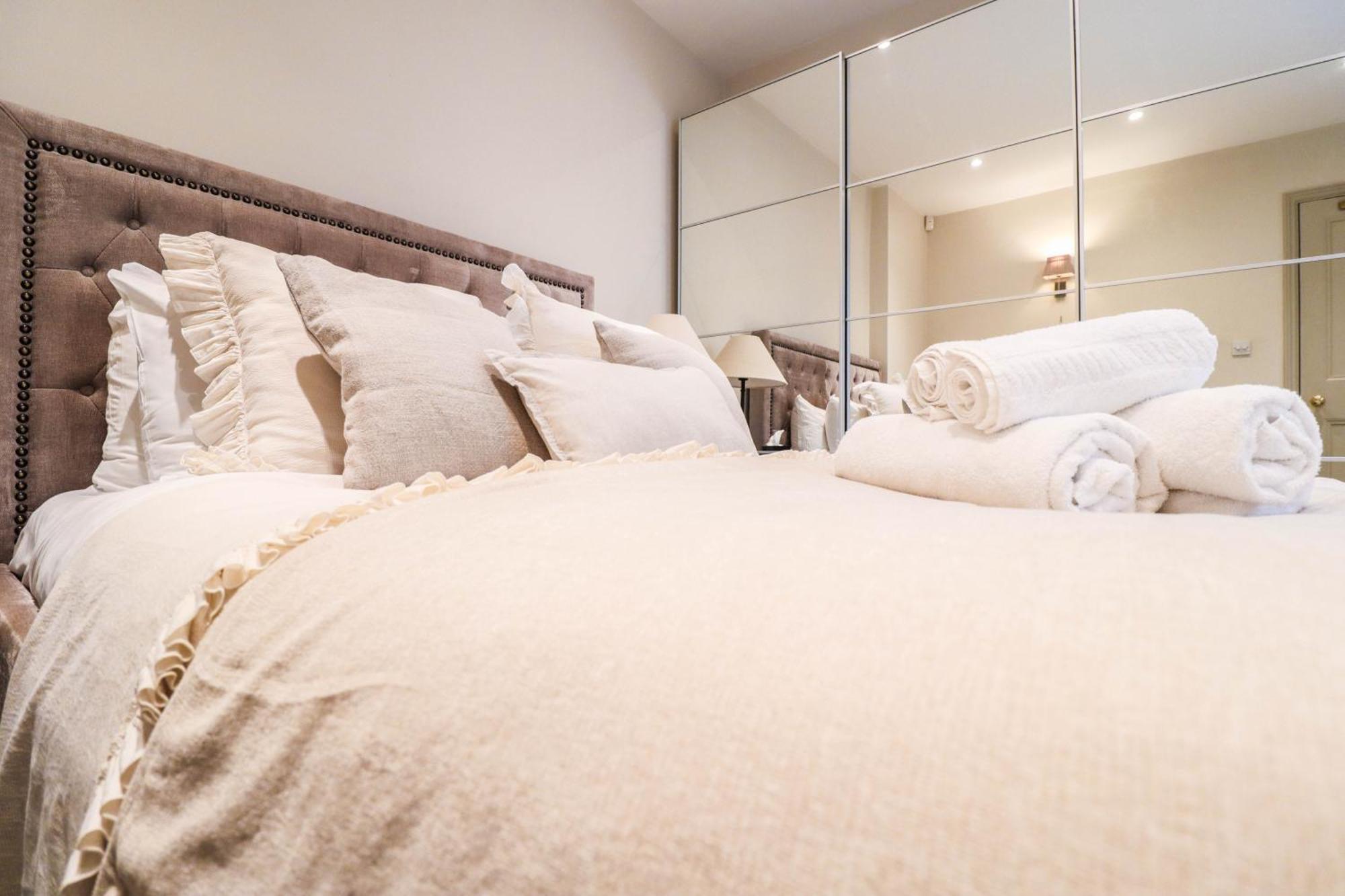 Lovely Kensington Apartment In A Prime Location