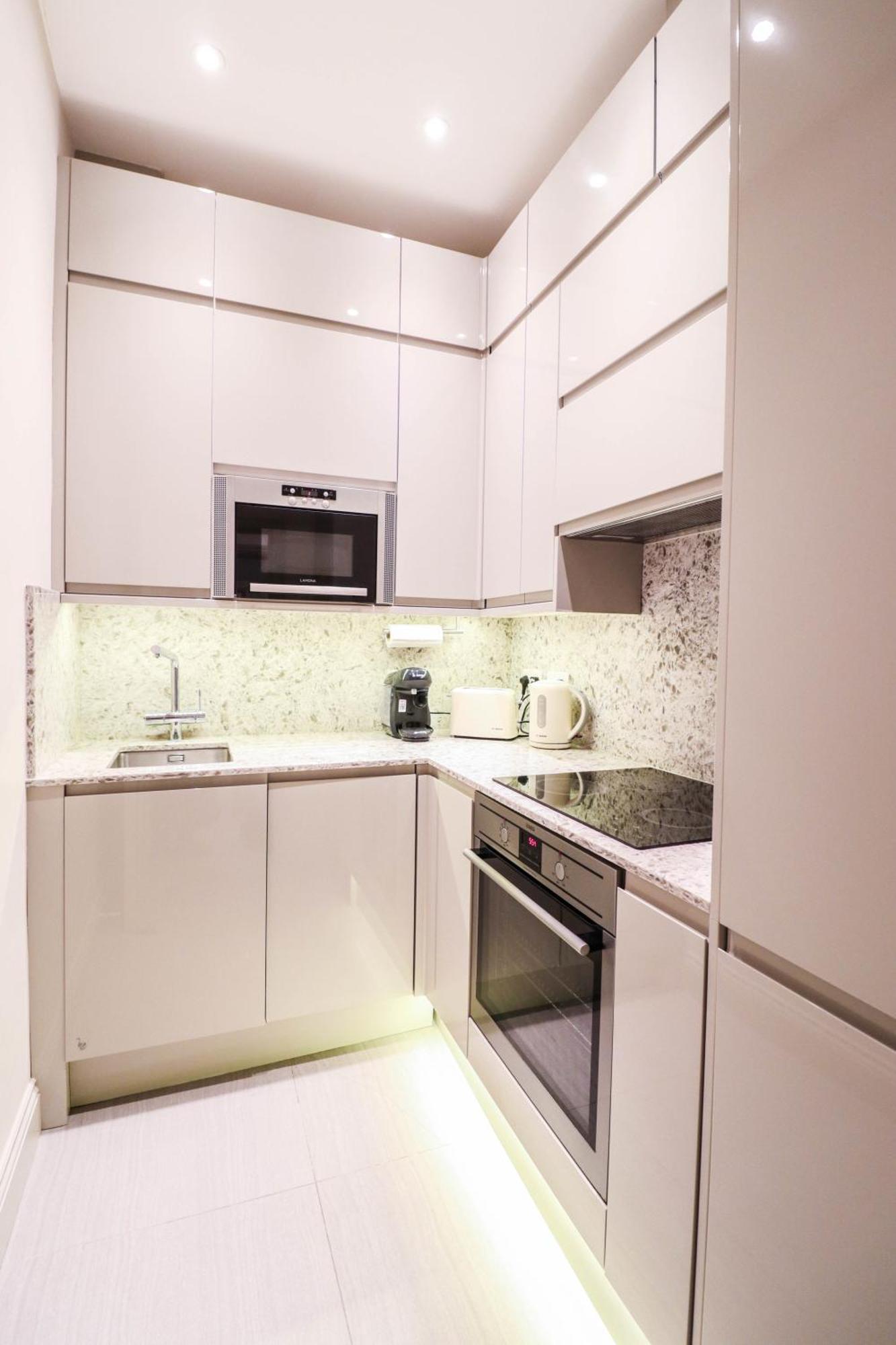 Lovely Kensington Apartment In A Prime Location * Londra