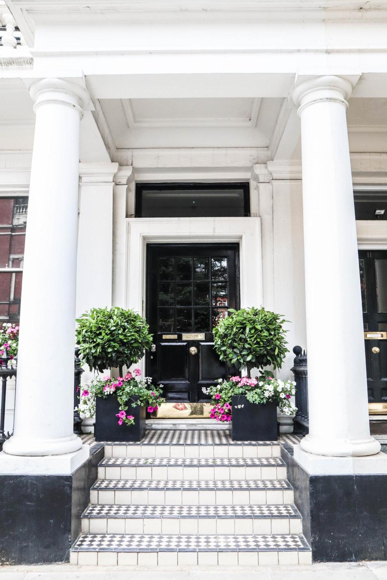 Lovely Kensington Apartment In A Prime Location *